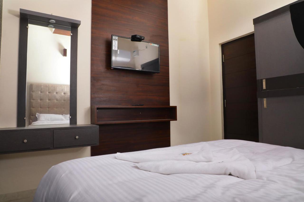 Jai Wings Hotel Pondicherry Exterior photo
